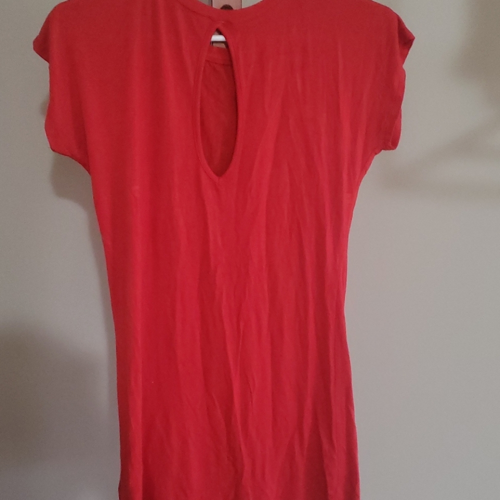 Red top - Picture 5 of 5